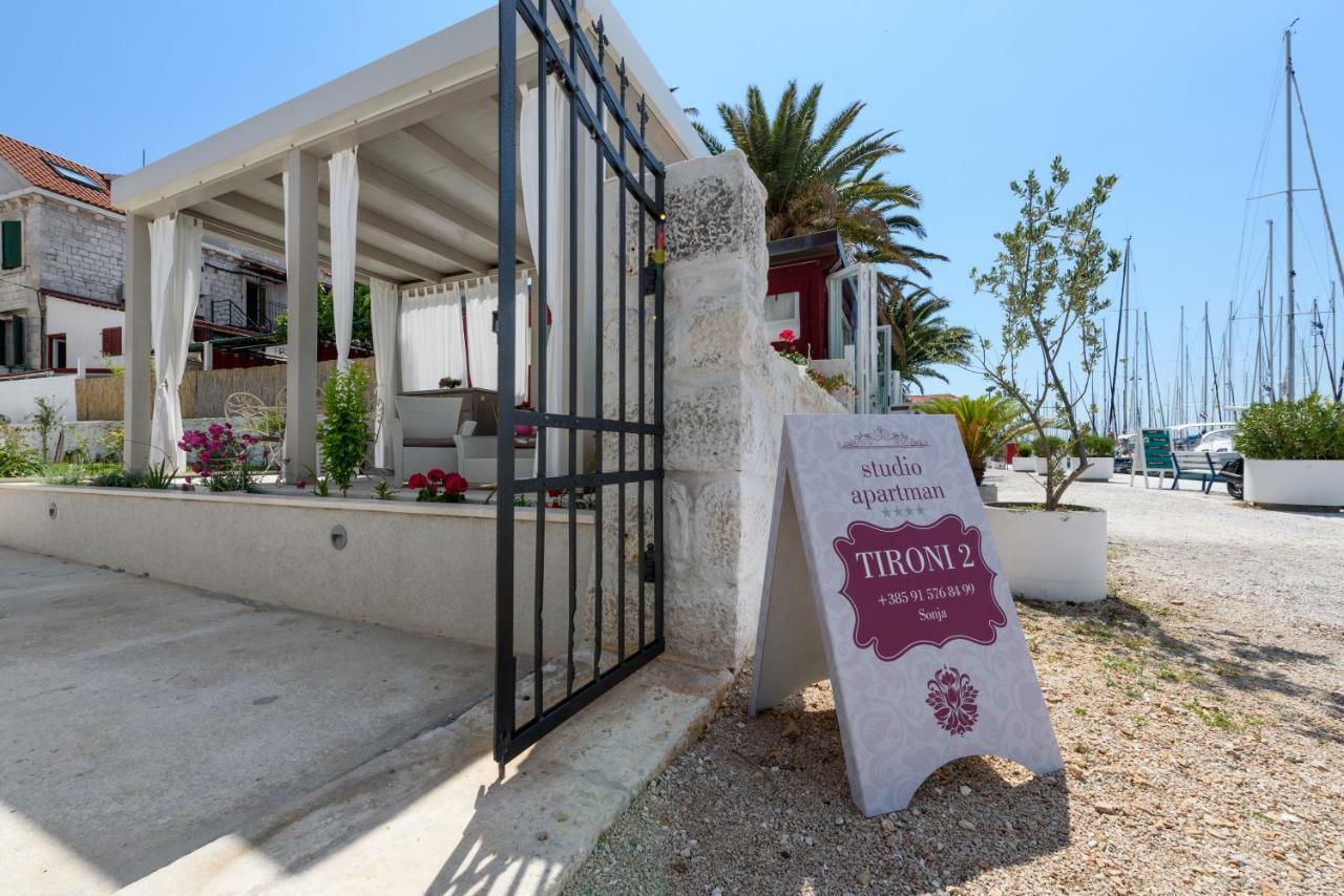 Studio Tironi 2 -Sonja Lägenhet Trogir Exteriör bild