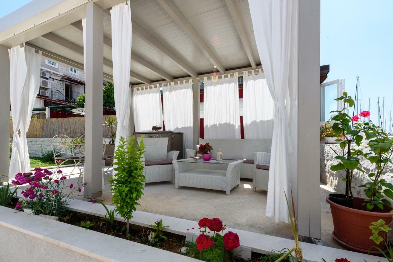 Studio Tironi 2 -Sonja Lägenhet Trogir Exteriör bild